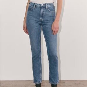 Everlane original cheeky Jean in medium blue